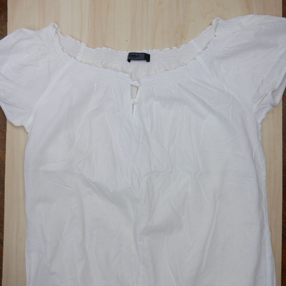 ONLY Brand light Summer Two Button Blouse